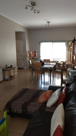 Permuta! Oportunidad! - Sobre Av a 2 Cuadras de Rivadavia - 300 m² Totales