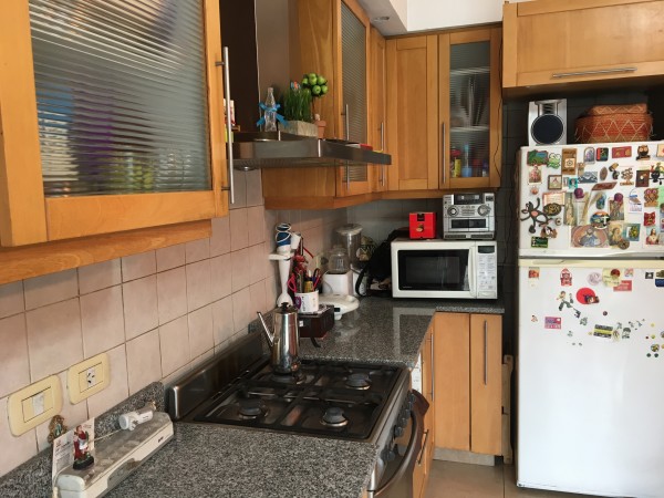 Permuta! Oportunidad! - Sobre Av a 2 Cuadras de Rivadavia - 300 m² Totales