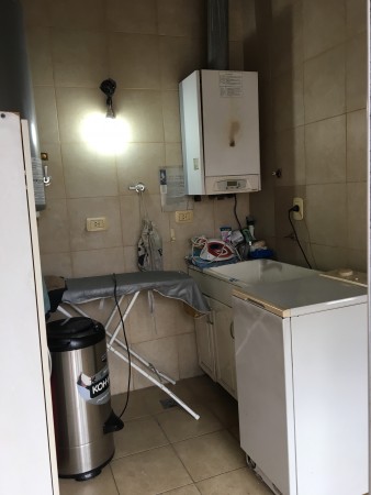 Permuta! Oportunidad! - Sobre Av a 2 Cuadras de Rivadavia - 300 m² Totales