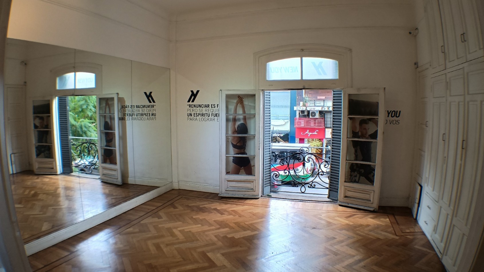 2 Amb de 56 m² al frente con Balcon Frances sobre Av. Santa Fe ideal vivienda/Show Room/oficina comercial