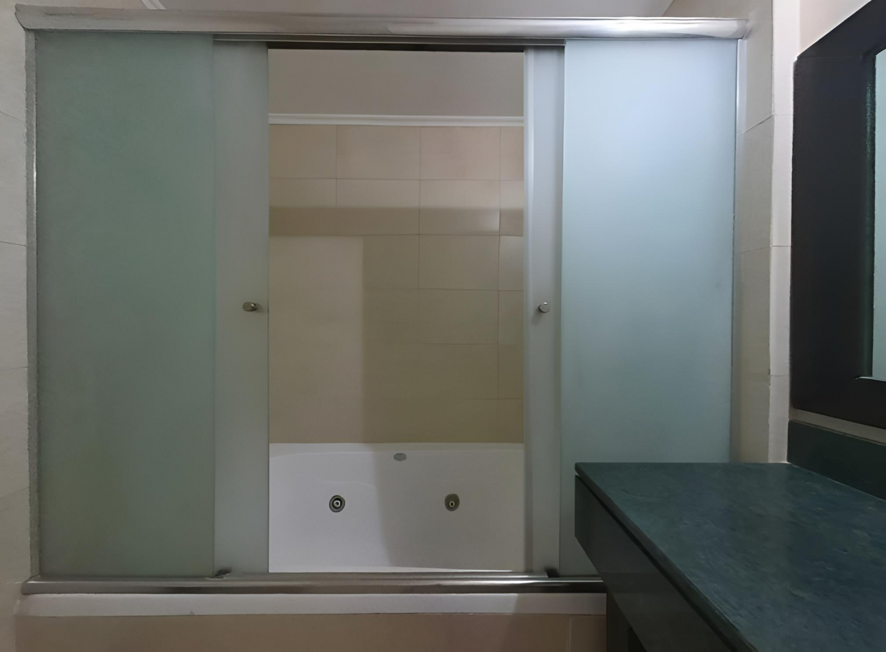 2 Amb de 70 m² AMOBLADO Piso 6 Balcon Terraza Agradable Vista a Jardines y Piscina Bayres Madero